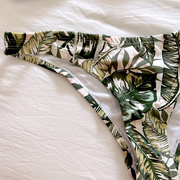 Cabana del Sol Wrap Bikini Set - Green Leaf Pattern - Picture 6 of 10
